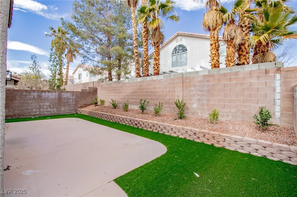 9882 Pioneer, Las Vegas, NV 89117