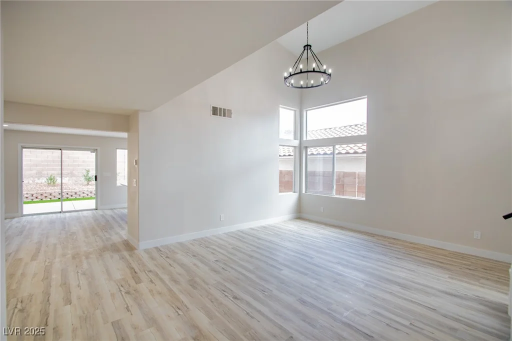 9882 Pioneer, Las Vegas, NV 89117