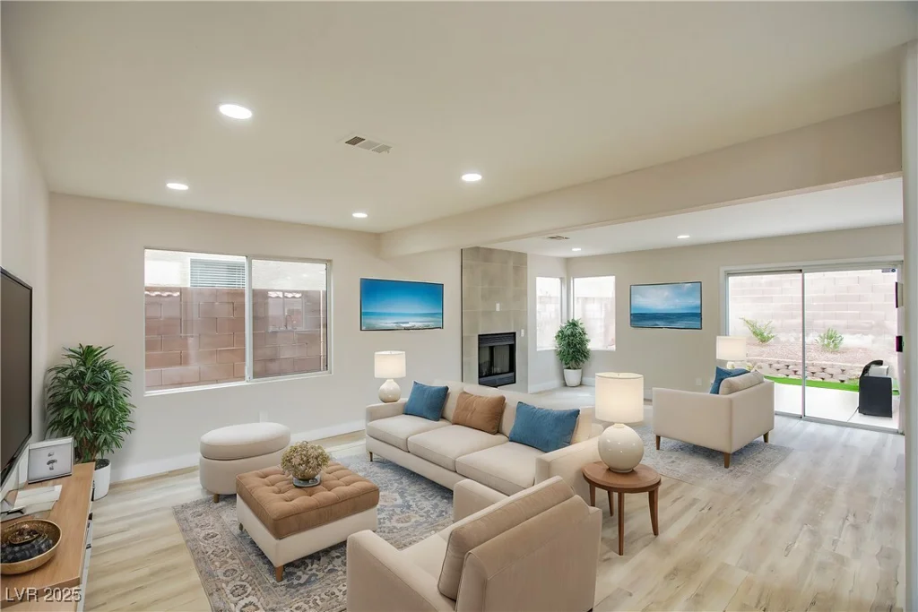 9882 Pioneer, Las Vegas, NV 89117