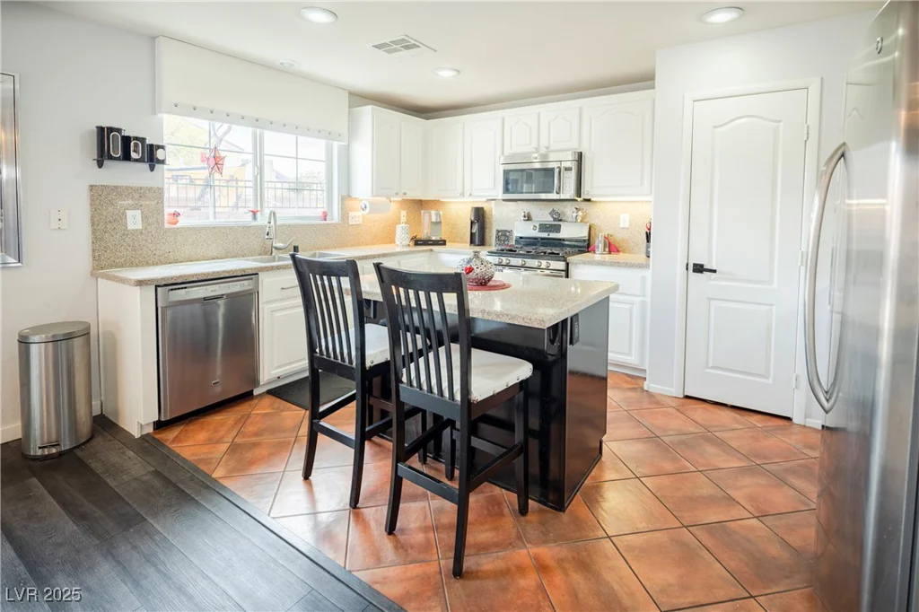 1100 Paradise Coach, Henderson, NV 89002