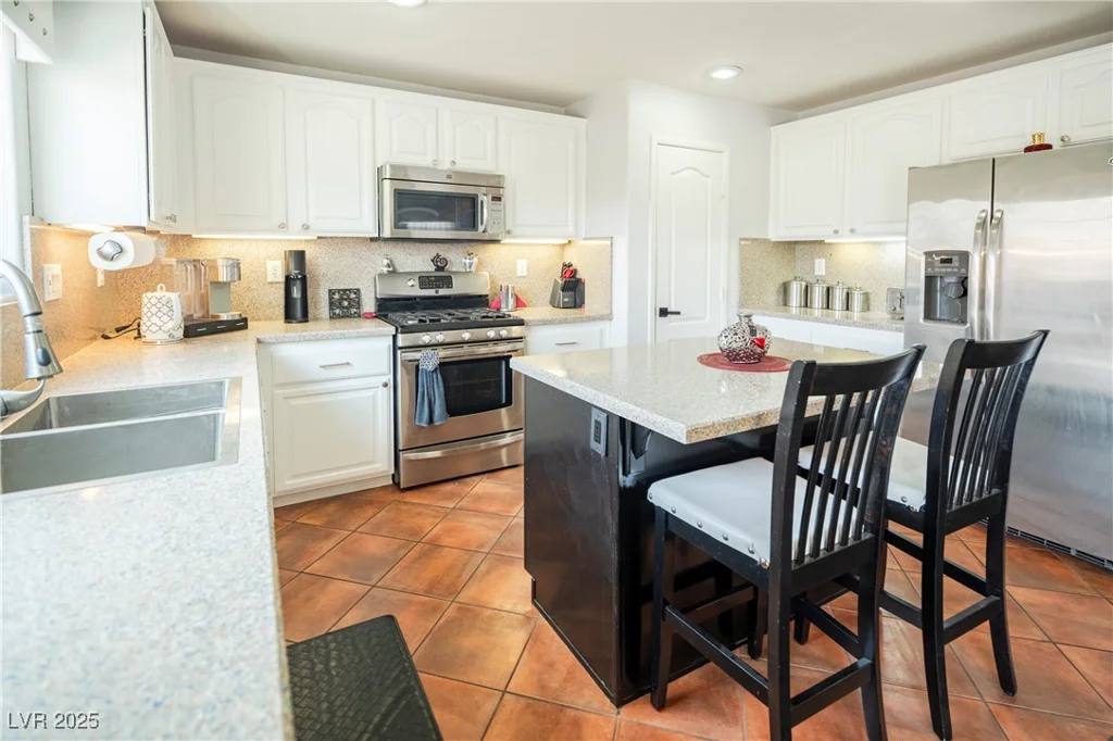 1100 Paradise Coach, Henderson, NV 89002