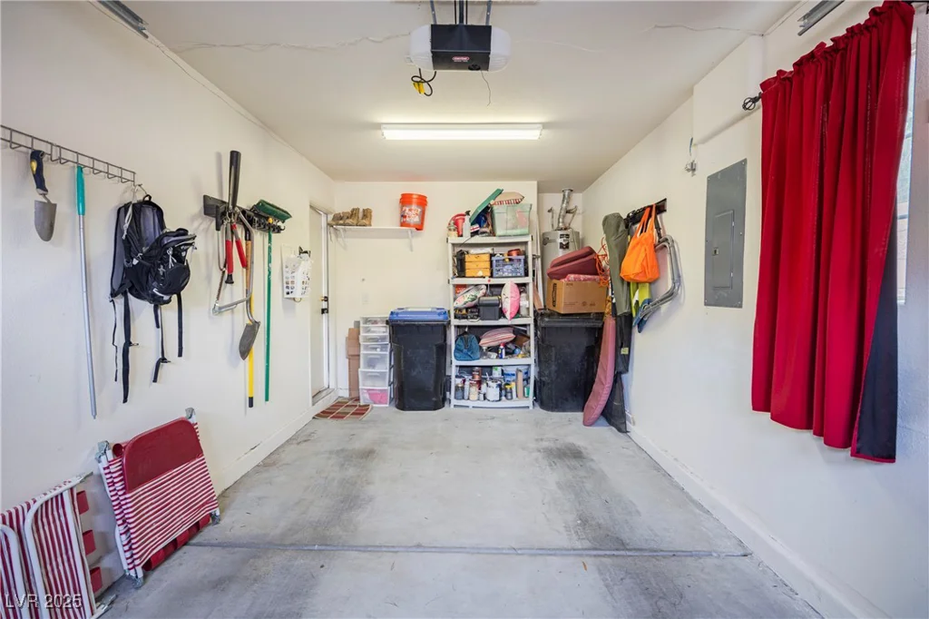 1100 Paradise Coach, Henderson, NV 89002