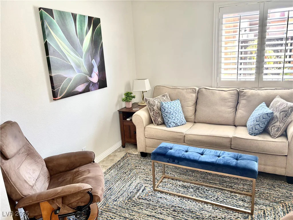 3999 Delos, Las Vegas, NV 89103