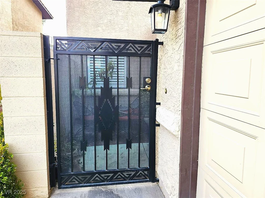 3999 Delos, Las Vegas, NV 89103