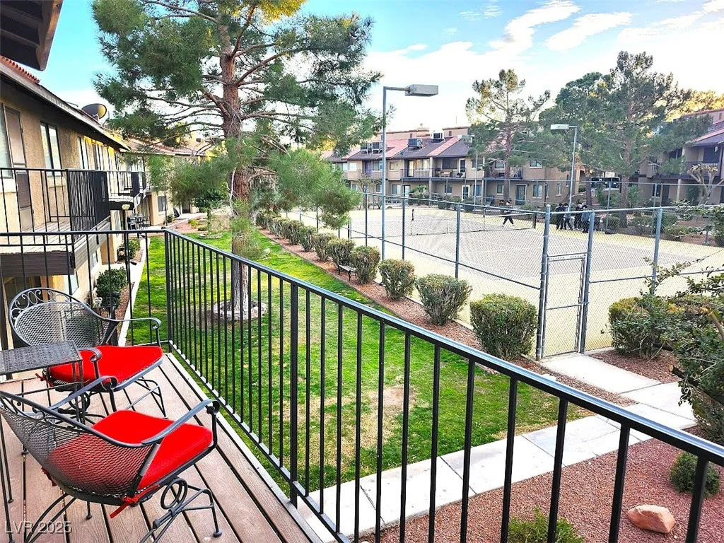 3999 Delos, Las Vegas, NV 89103