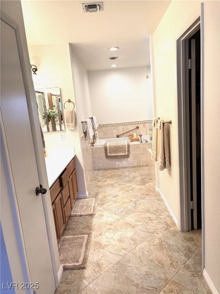 3999 Delos, Las Vegas, NV 89103