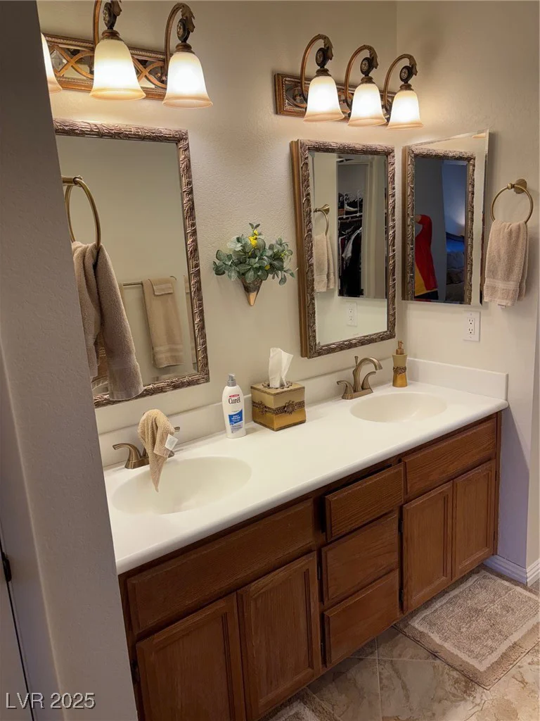 3999 Delos, Las Vegas, NV 89103