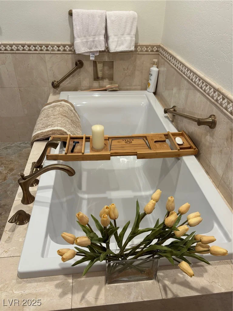 3999 Delos, Las Vegas, NV 89103