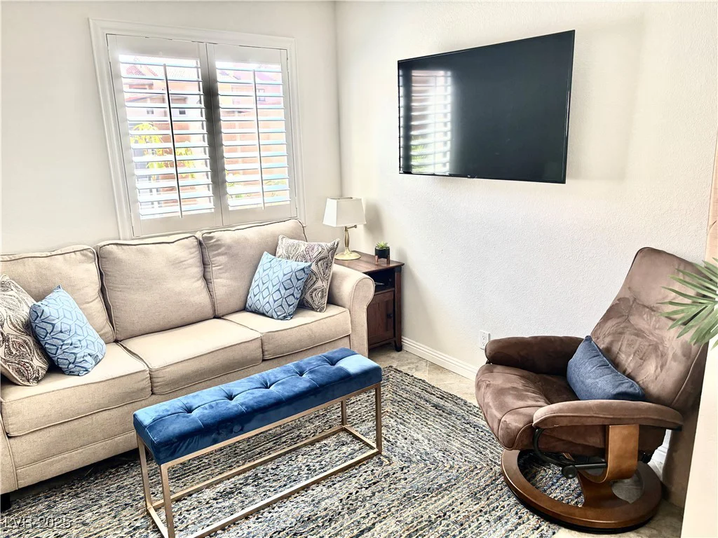 3999 Delos, Las Vegas, NV 89103