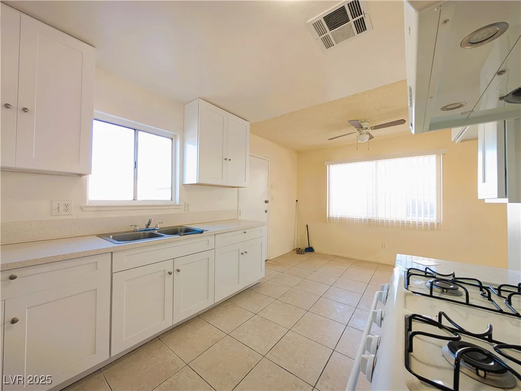1912 Carey, North Las Vegas, NV 89032