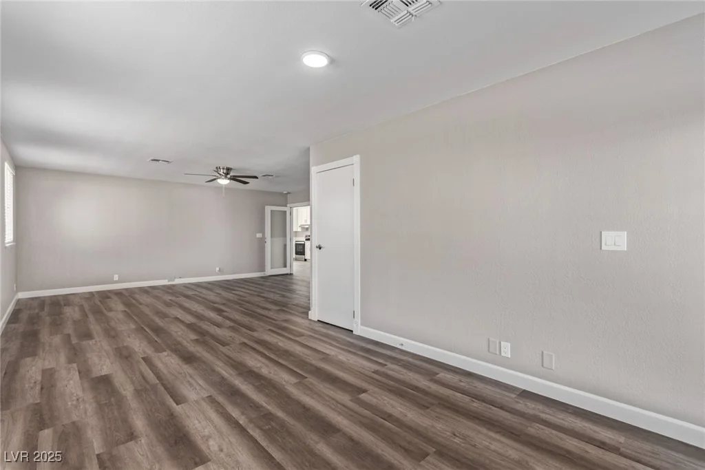 6412 Miragrande, Las Vegas, NV 89108
