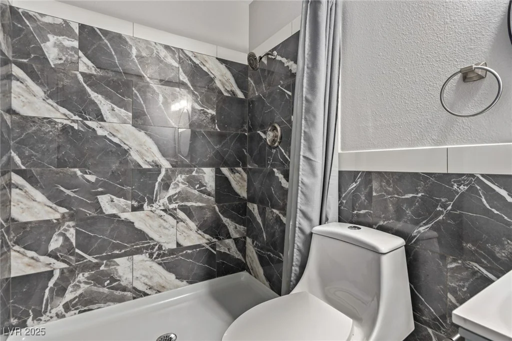 6412 Miragrande, Las Vegas, NV 89108