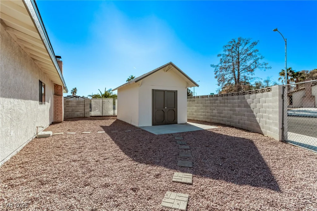 6412 Miragrande, Las Vegas, NV 89108