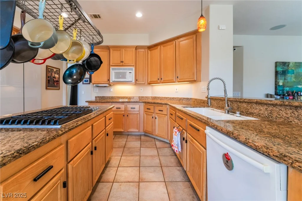 8225 Taos Paseo, Las Vegas, NV 89128