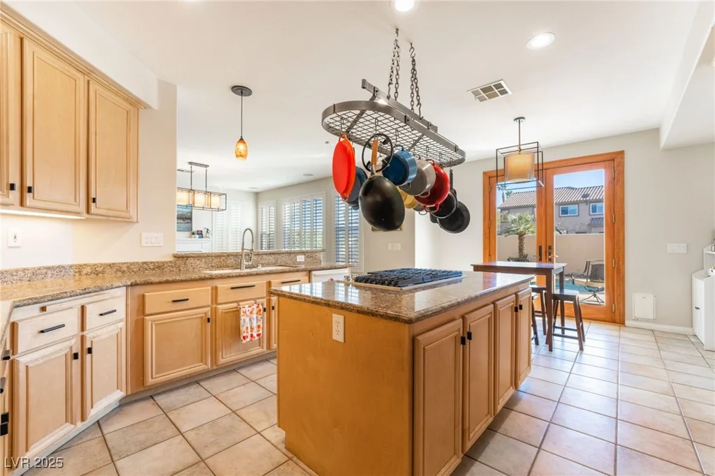8225 Taos Paseo, Las Vegas, NV 89128