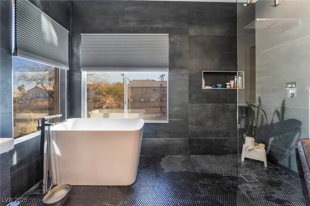 8225 Taos Paseo, Las Vegas, NV 89128