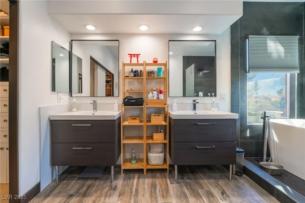 8225 Taos Paseo, Las Vegas, NV 89128