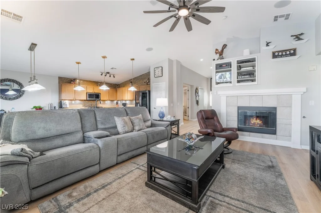 8220 Flowing Rapids, Las Vegas, NV 89131