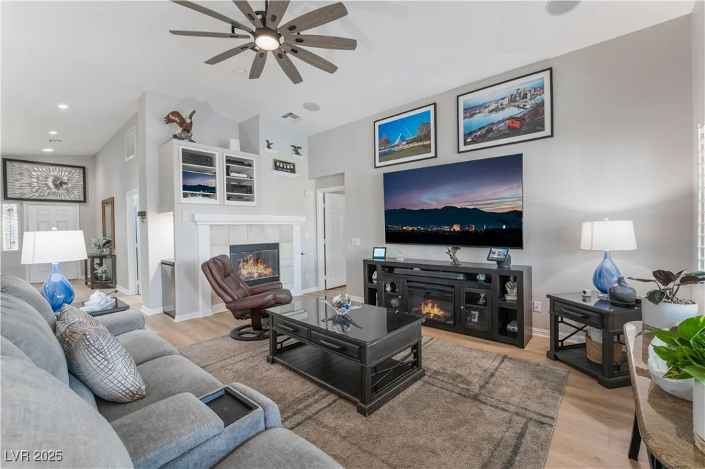 8220 Flowing Rapids, Las Vegas, NV 89131
