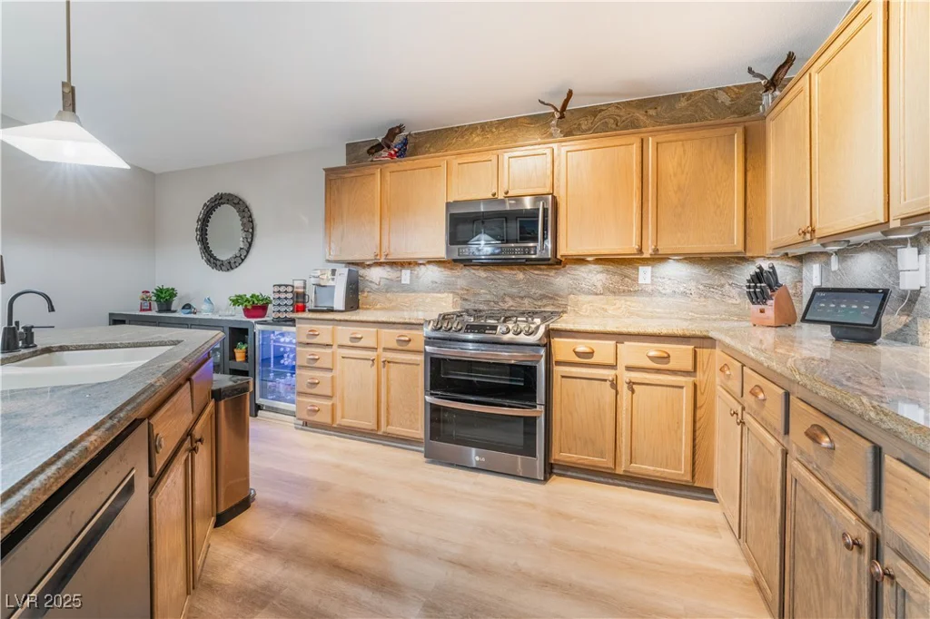 8220 Flowing Rapids, Las Vegas, NV 89131