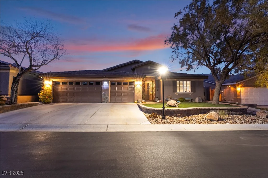 8220 Flowing Rapids, Las Vegas, NV 89131