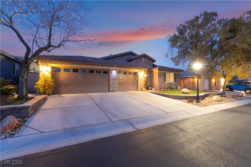 8220 Flowing Rapids, Las Vegas, NV 89131