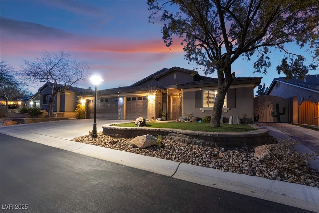 8220 Flowing Rapids, Las Vegas, NV 89131