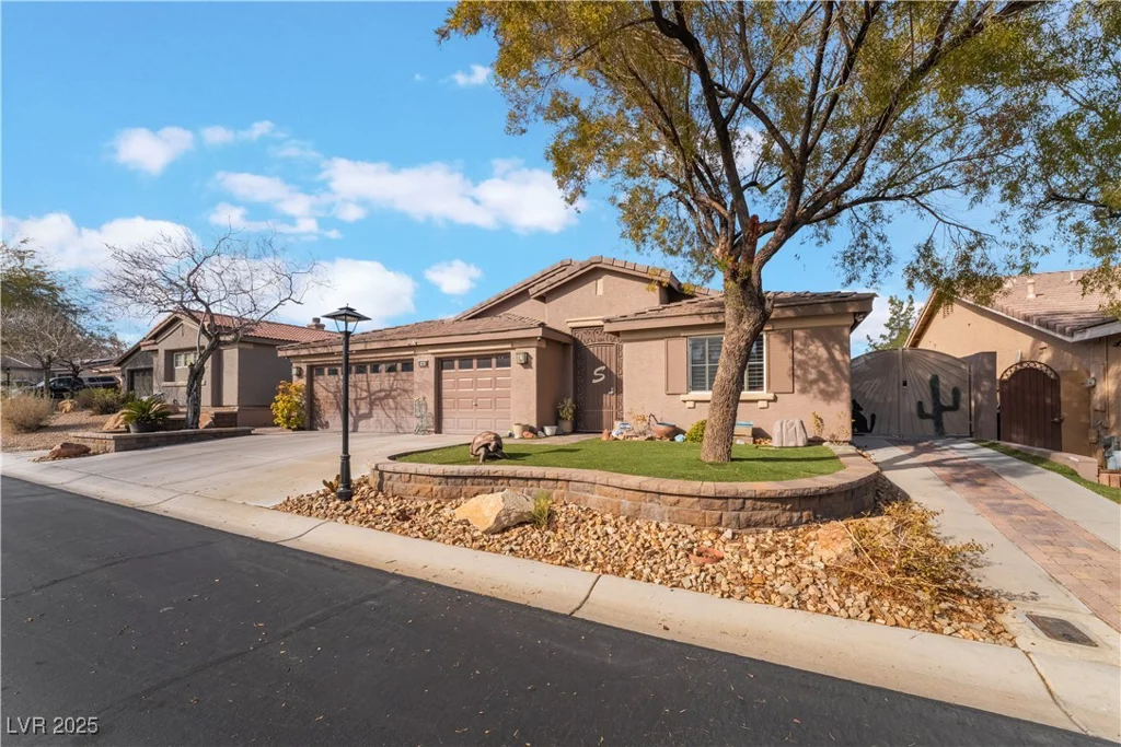 8220 Flowing Rapids, Las Vegas, NV 89131