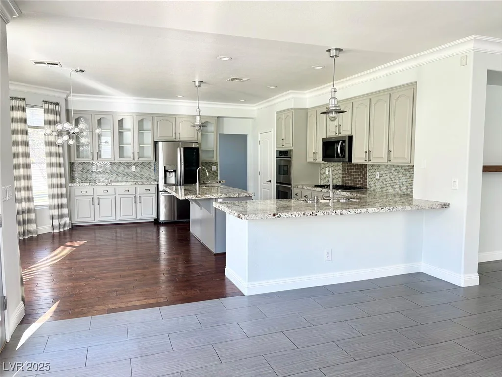 1705 Pink Cliff, Las Vegas, NV 89128