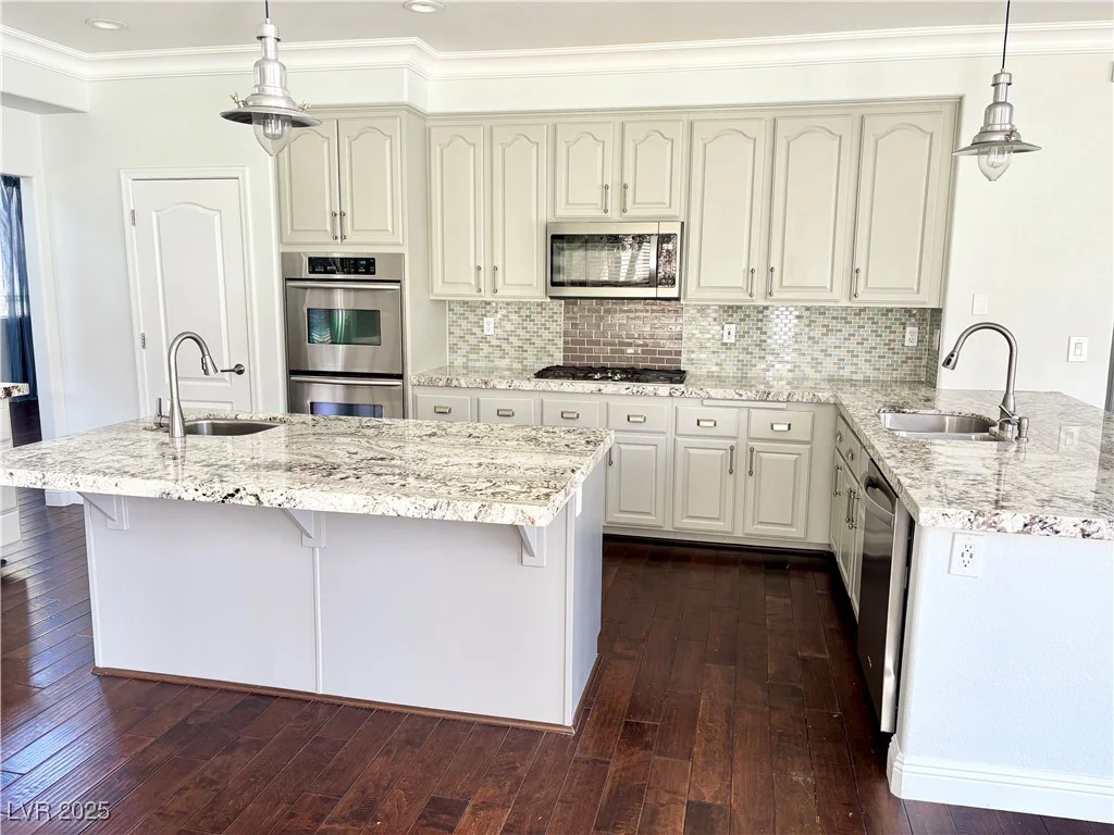 1705 Pink Cliff, Las Vegas, NV 89128