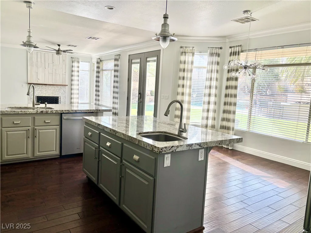 1705 Pink Cliff, Las Vegas, NV 89128