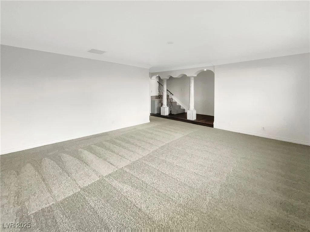 2578 Paradise Village, Las Vegas, NV 89120