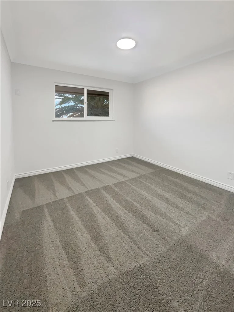 2578 Paradise Village, Las Vegas, NV 89120