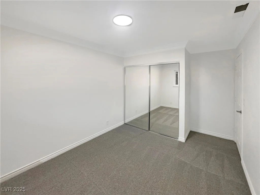 2578 Paradise Village, Las Vegas, NV 89120
