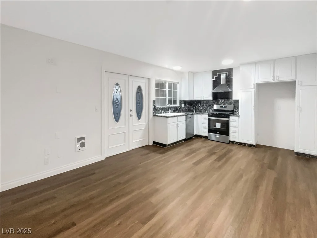 2578 Paradise Village, Las Vegas, NV 89120