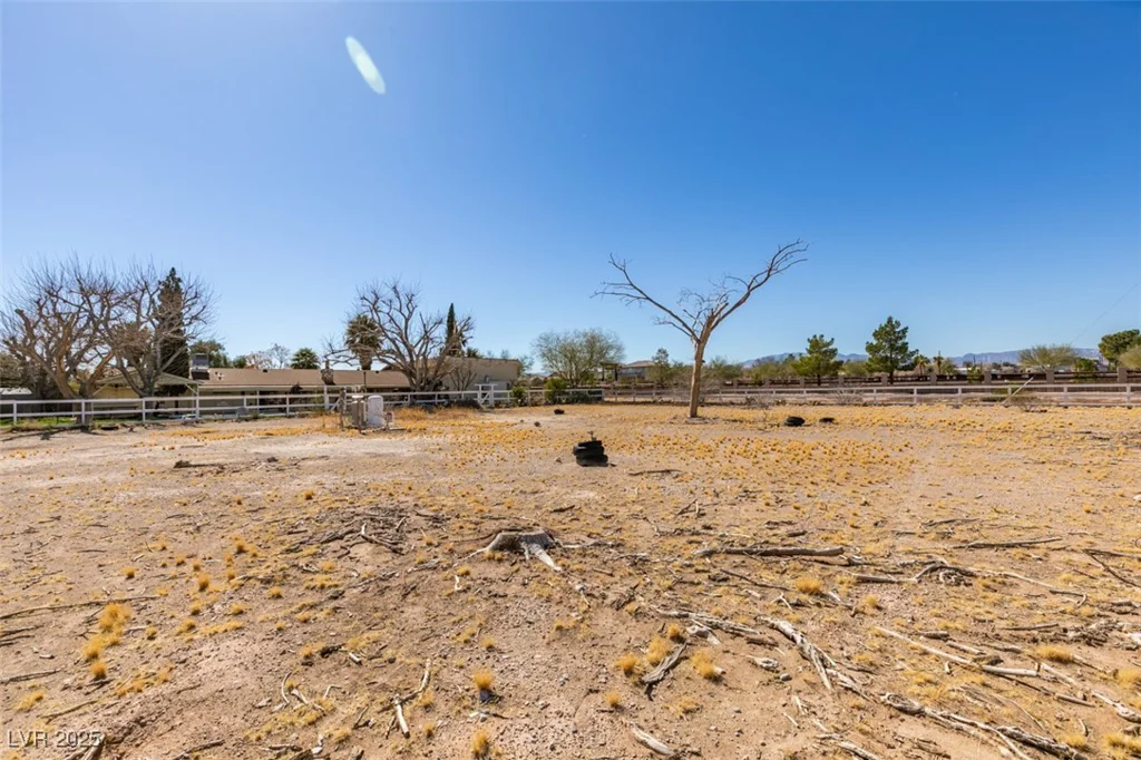 4530 Maulding, Las Vegas, NV 89139