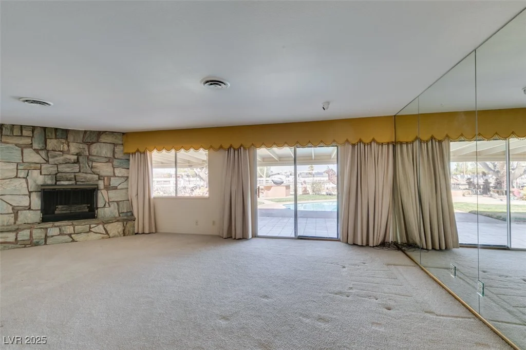 4530 Maulding, Las Vegas, NV 89139