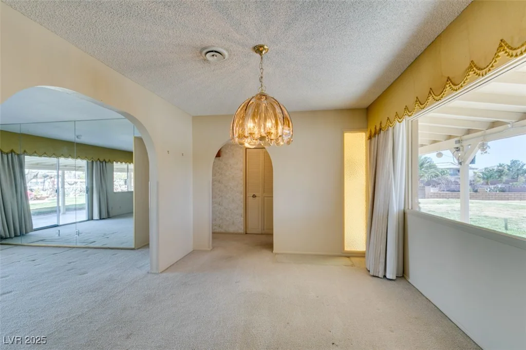 4530 Maulding, Las Vegas, NV 89139