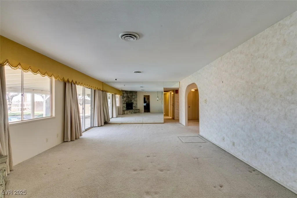 4530 Maulding, Las Vegas, NV 89139