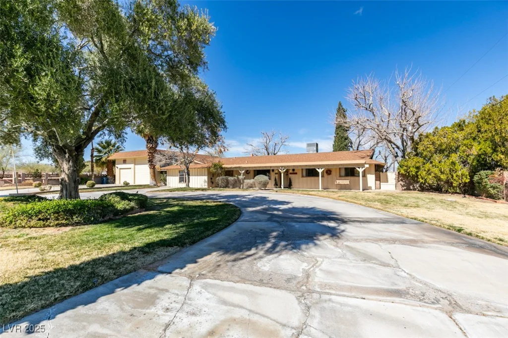 4530 Maulding, Las Vegas, NV 89139