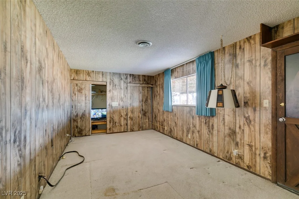 4530 Maulding, Las Vegas, NV 89139