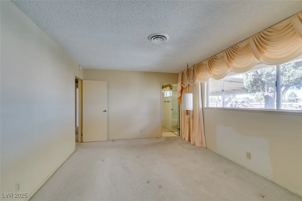 4530 Maulding, Las Vegas, NV 89139