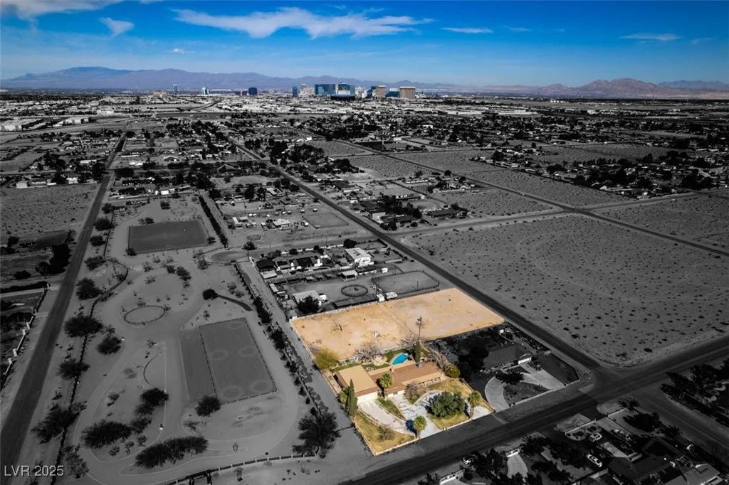 4530 Maulding, Las Vegas, NV 89139