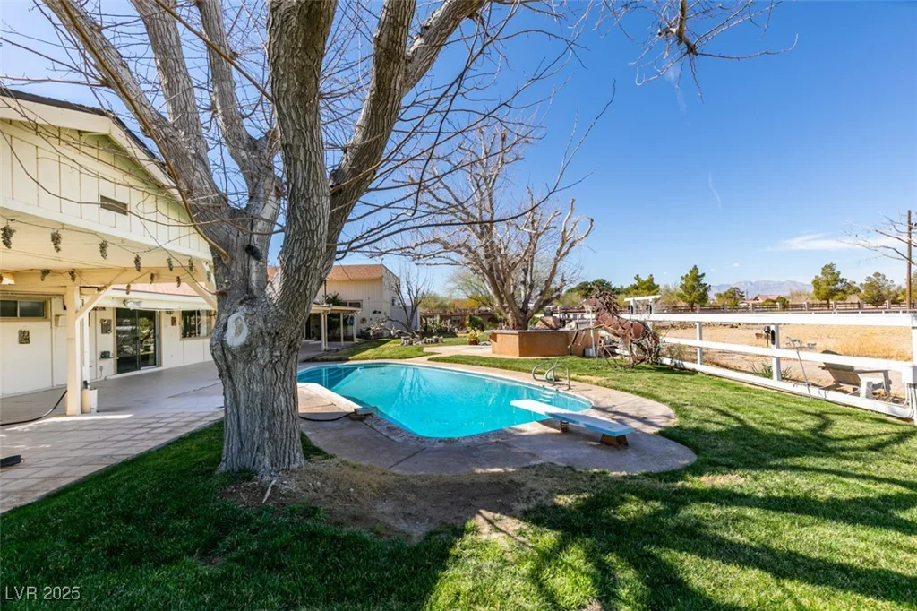 4530 Maulding, Las Vegas, NV 89139