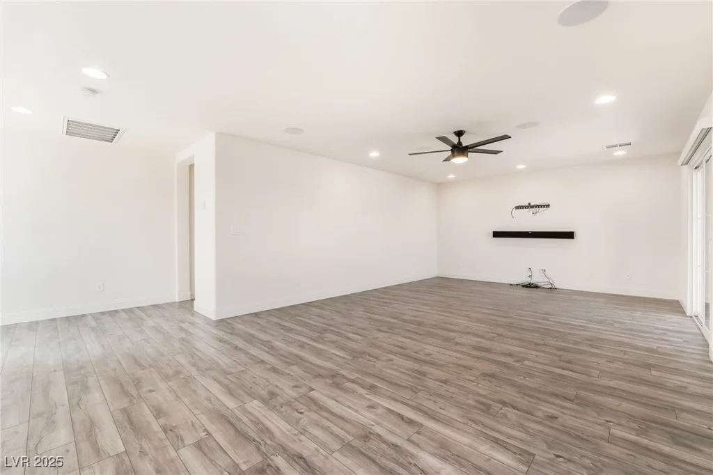 5565 Dreaming Tree, Las Vegas, NV 89141