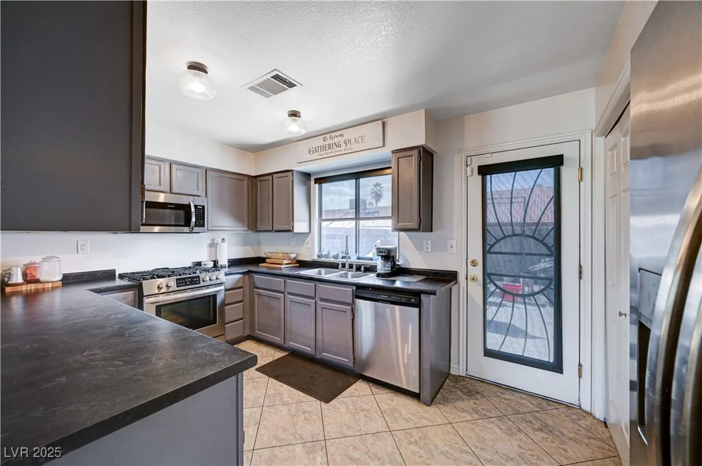 1915 Trilly, Las Vegas, NV 89156