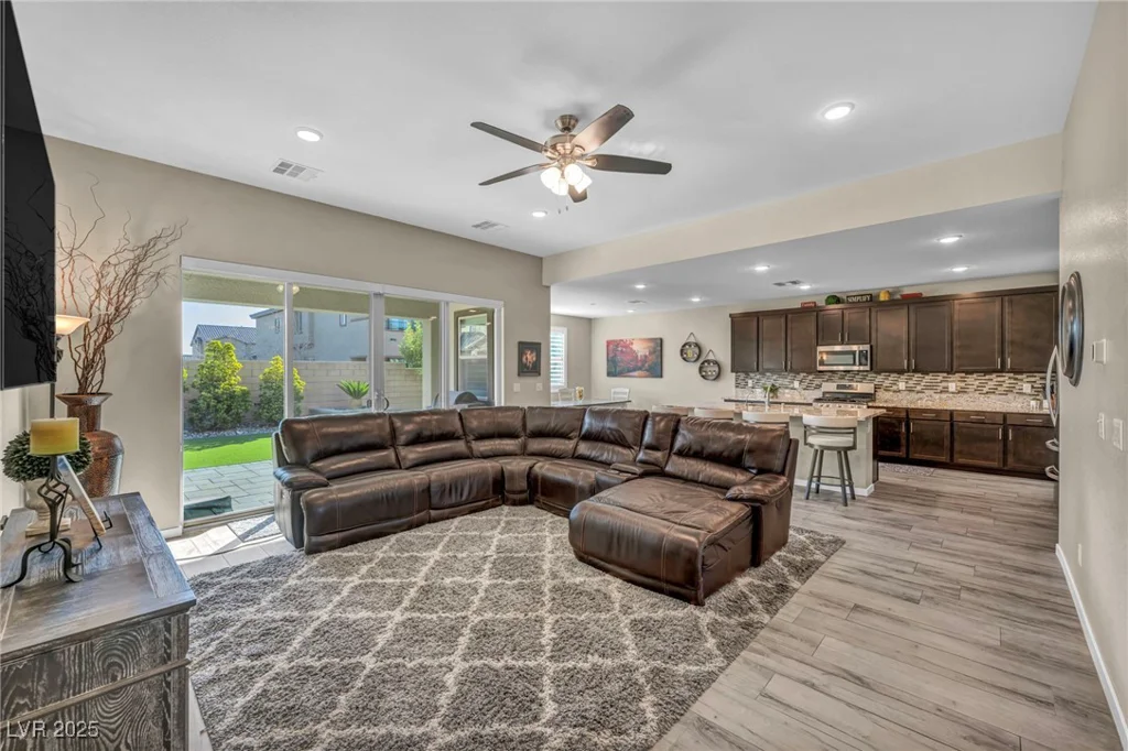 8266 Skye Territory, Las Vegas, NV 89166