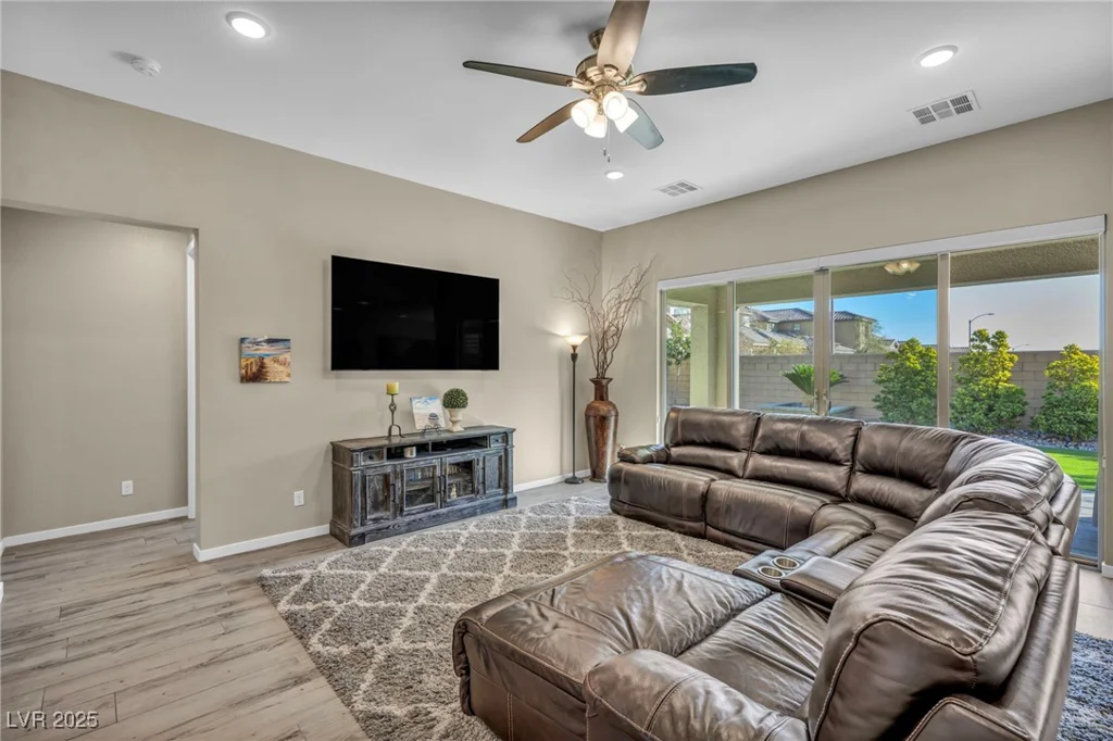 8266 Skye Territory, Las Vegas, NV 89166