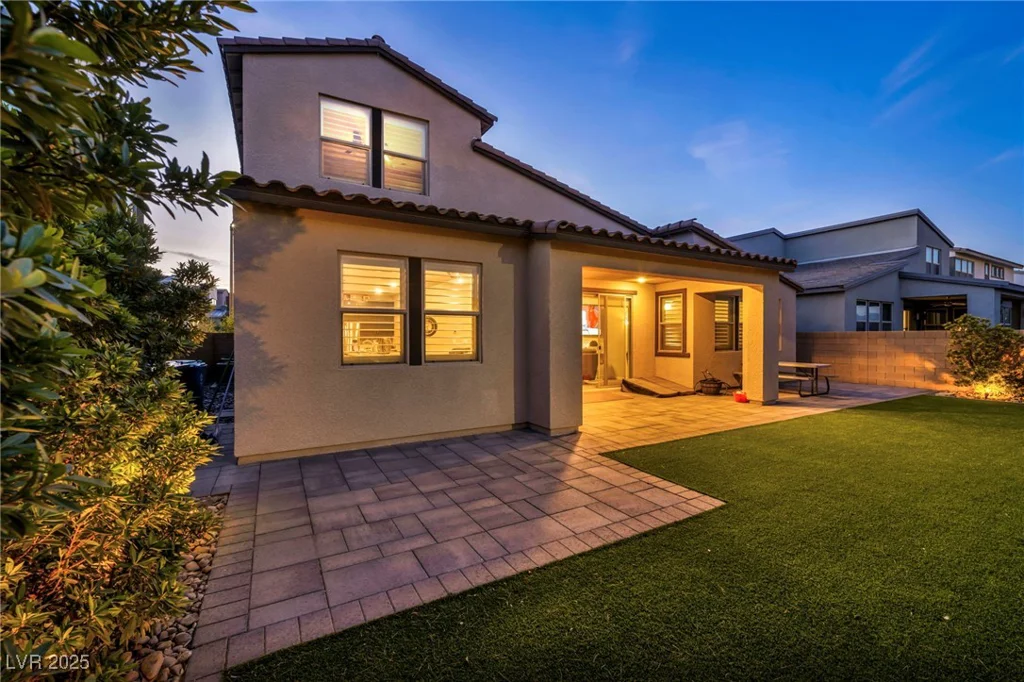 8266 Skye Territory, Las Vegas, NV 89166