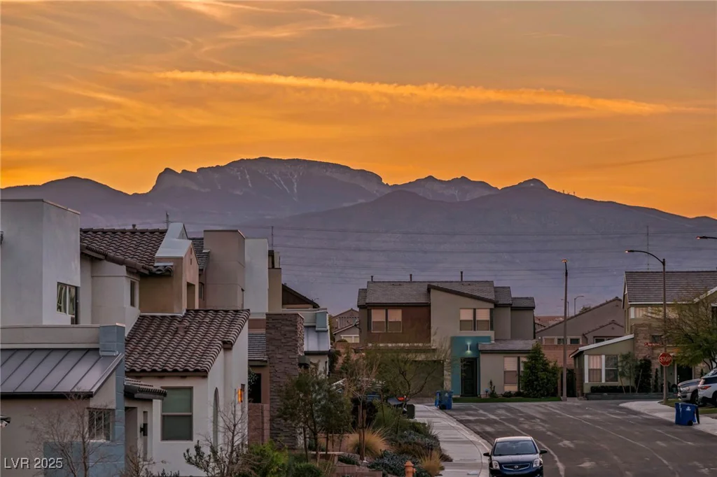 8266 Skye Territory, Las Vegas, NV 89166